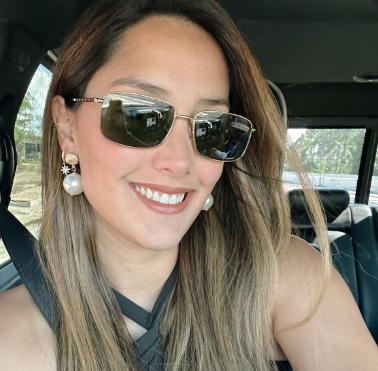 <em>Laura Josefina G.</em>